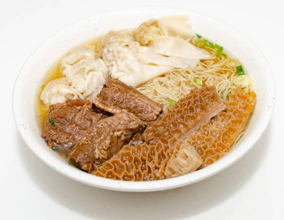 170. Assorted Beef and Wonton with Noodle in Soup 柱侯牛雜雲吞麺